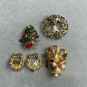 Vintage Damaged Christmas Jewelry Lot